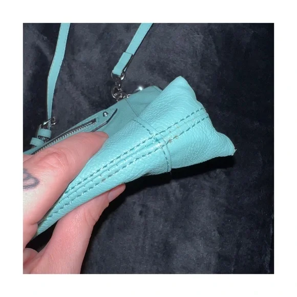 Simply Vera Wang Crossbody Bag - Picture 12 of 12